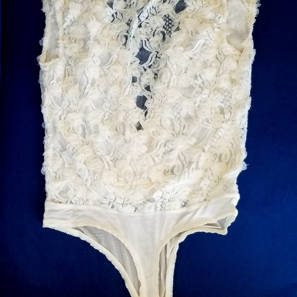 Free People Intimately Rosebud Floral 3D Bodysuit Size X-Small NWOT Wedding - Picture 8 of 16